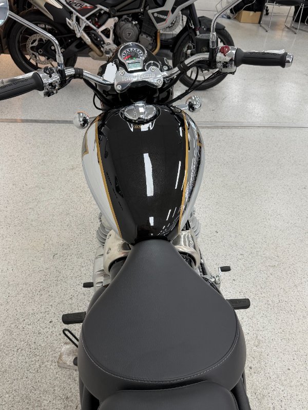 2025 Royal Enfield CLASSIC 650 Black