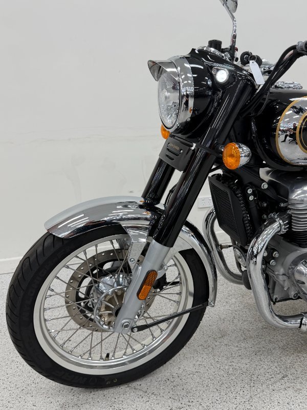 2025 Royal Enfield CLASSIC 650 Black