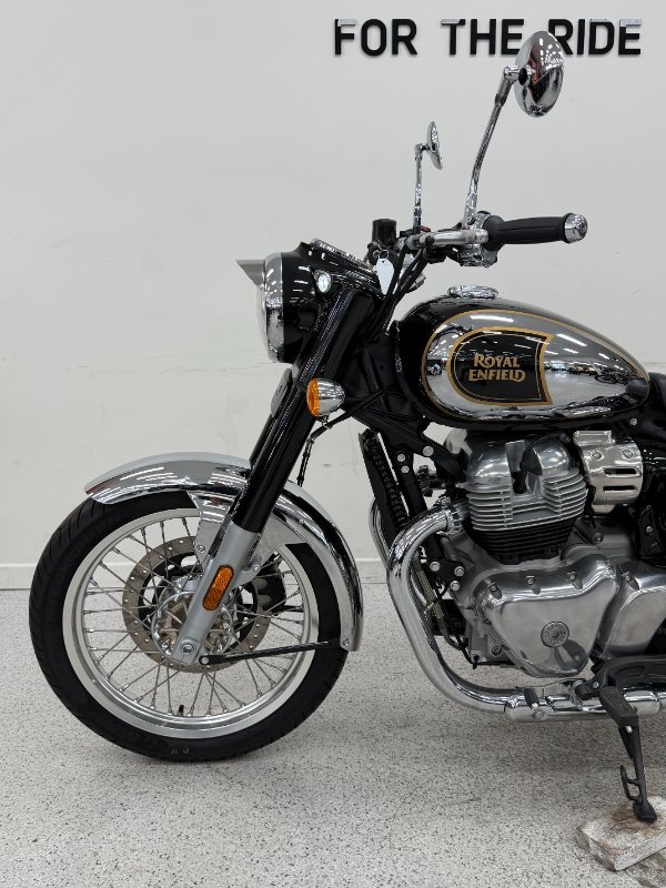 2025 Royal Enfield CLASSIC 650 Black