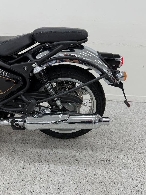 2025 Royal Enfield CLASSIC 650 Black