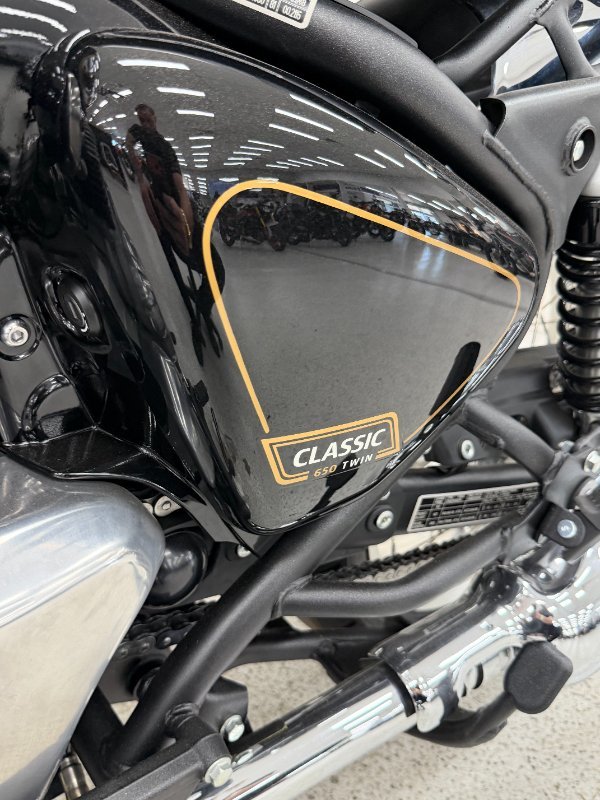 2025 Royal Enfield CLASSIC 650 Black