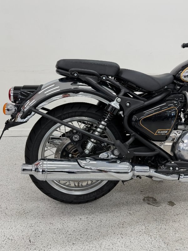 2025 Royal Enfield CLASSIC 650 Black