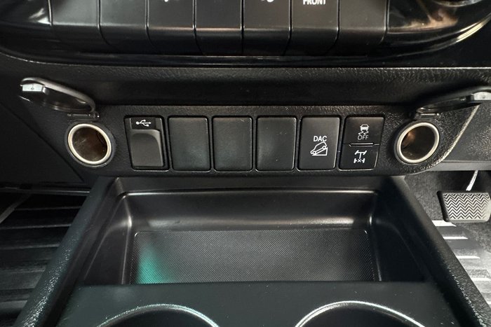 2022 Toyota Hilux SR5