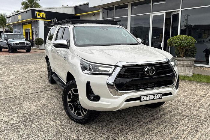 2022 Toyota Hilux SR5