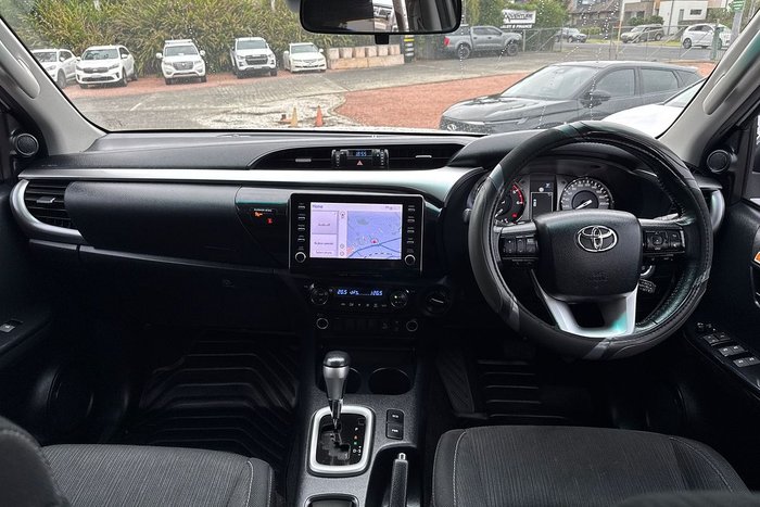 2022 Toyota Hilux SR5