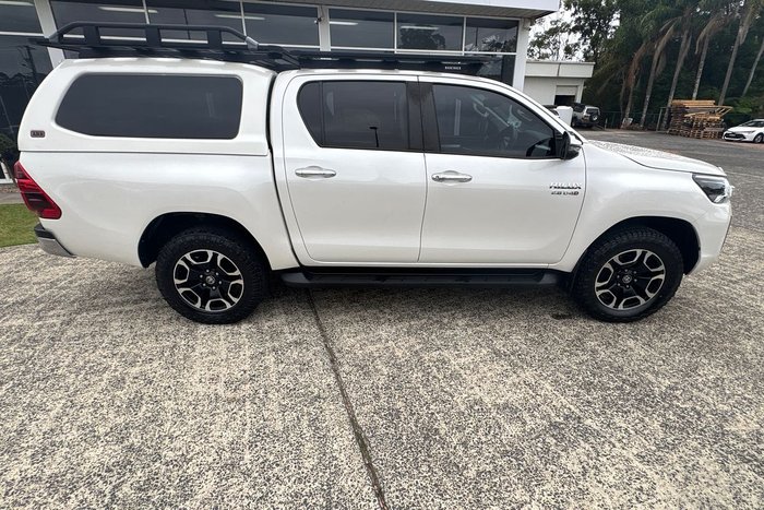 2022 Toyota Hilux SR5