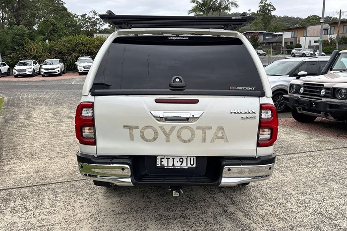 2022 Toyota Hilux SR5