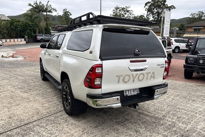 2022 Toyota Hilux SR5