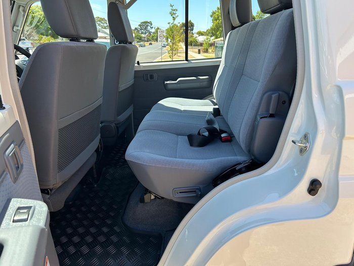 2025 Toyota Landcruiser GXL