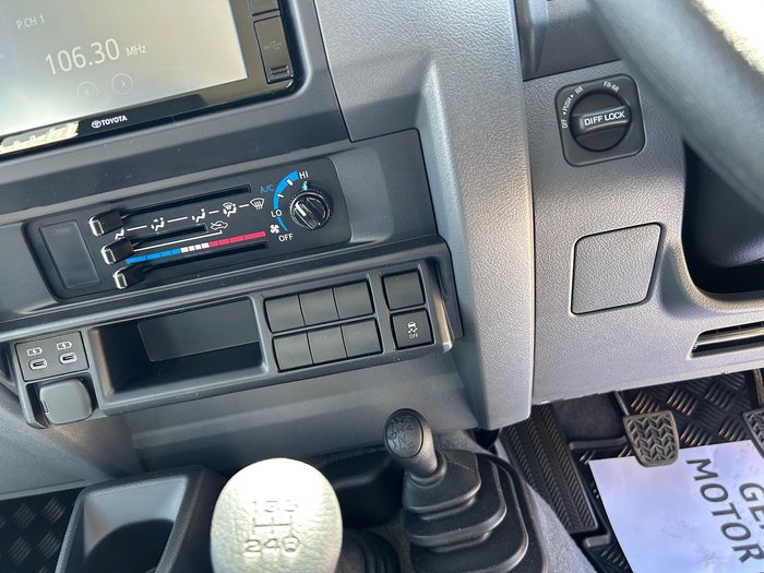 2025 Toyota Landcruiser GXL