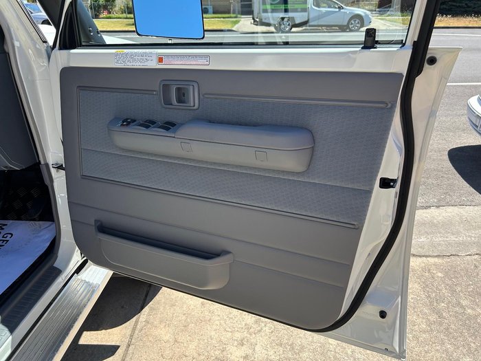 2025 Toyota Landcruiser GXL