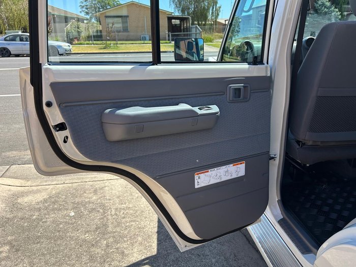 2025 Toyota Landcruiser GXL