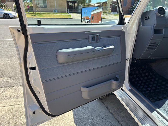 2025 Toyota Landcruiser GXL