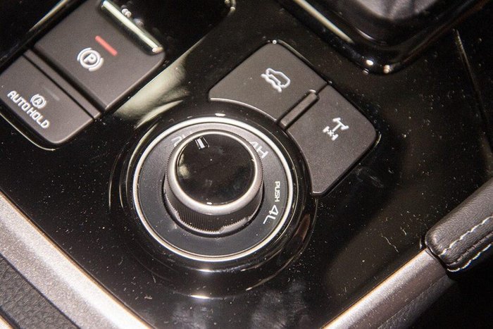 2025 Isuzu MU-X LS-T