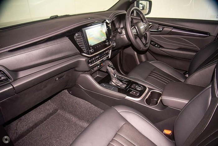 2025 Isuzu MU-X LS-T