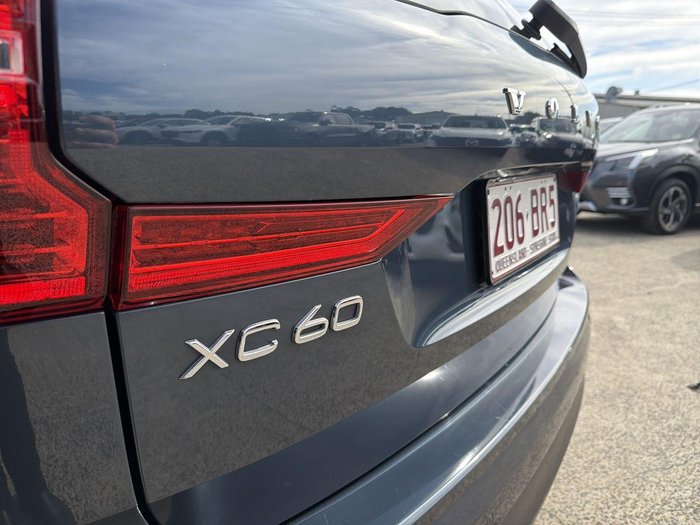 2021 Volvo XC60 T5 Momentum