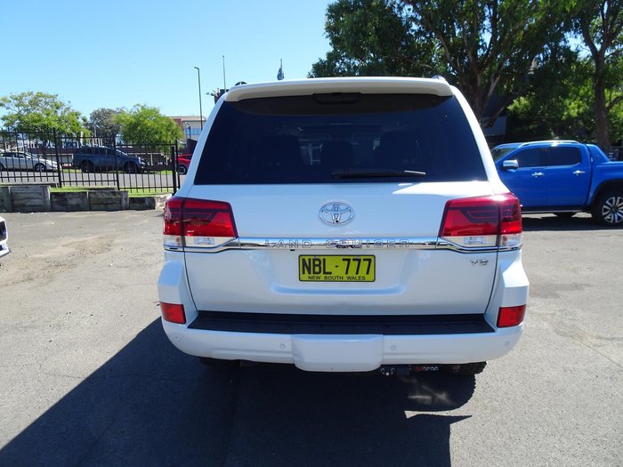 2017 Toyota Landcruiser VX VDJ200R 4X4 Dual Range Glacier White