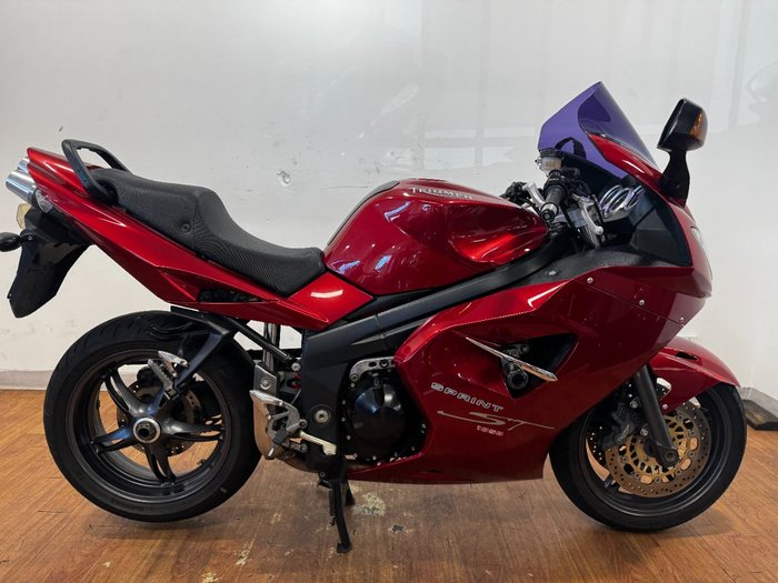 Triumph 2006 TRIUMPH 1050CC SPRINT ST RED