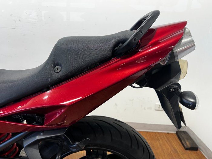 Triumph 2006 TRIUMPH 1050CC SPRINT ST RED