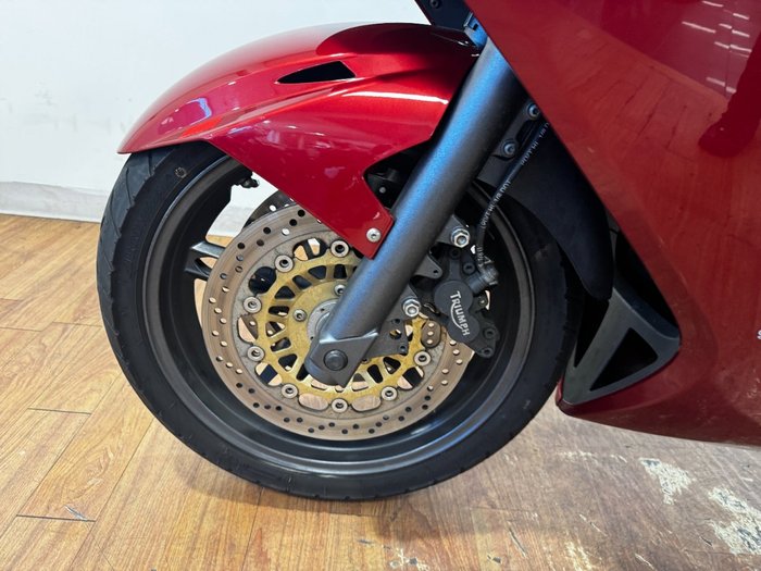 Triumph 2006 TRIUMPH 1050CC SPRINT ST RED