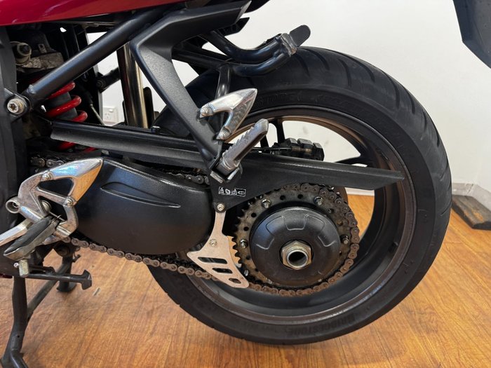 Triumph 2006 TRIUMPH 1050CC SPRINT ST RED