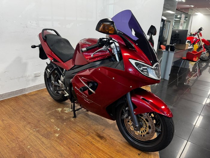 Triumph 2006 TRIUMPH 1050CC SPRINT ST RED