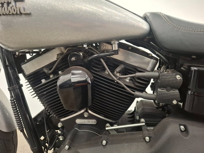 2014 HARLEY-DAVIDSON FXDB STREET BOB Grey