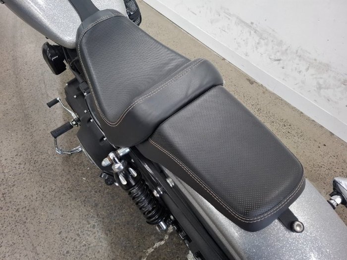 2014 HARLEY-DAVIDSON FXDB STREET BOB Grey