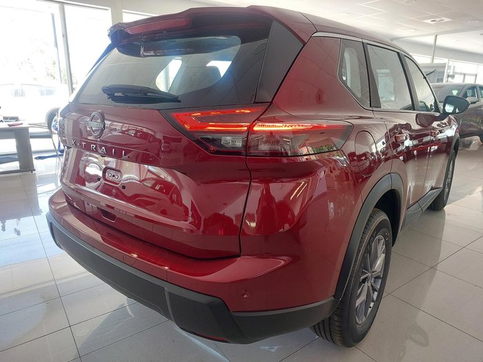 2025 Nissan X-TRAIL ST