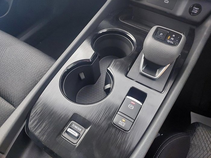 2025 Nissan X-TRAIL ST