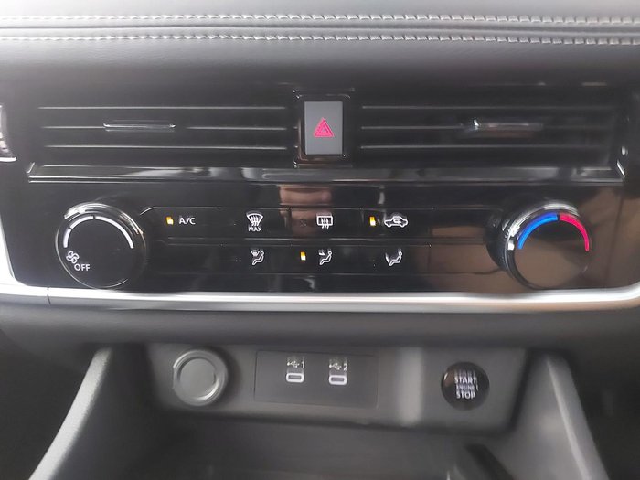 2025 Nissan X-TRAIL ST