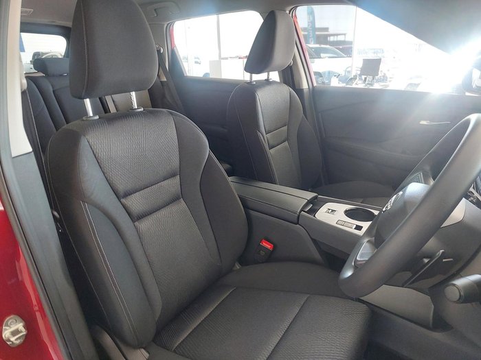 2025 Nissan X-TRAIL ST