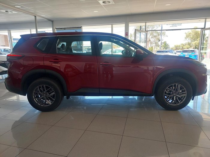 2025 Nissan X-TRAIL ST