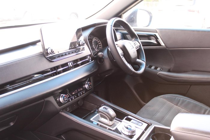 2023 Mitsubishi Outlander LS