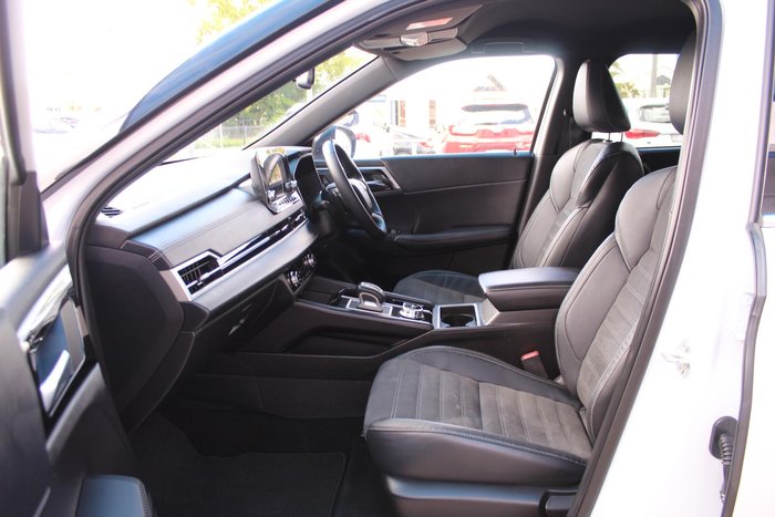 2023 Mitsubishi Outlander LS