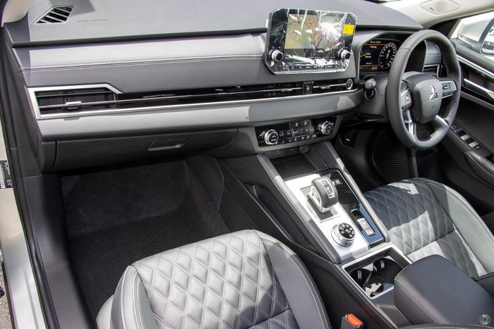 2024 Mitsubishi Outlander PHEV Exceed