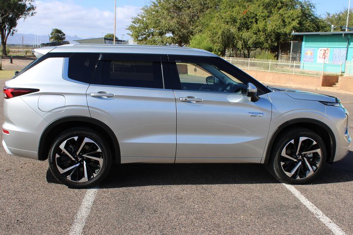 2024 Mitsubishi Outlander PHEV Exceed