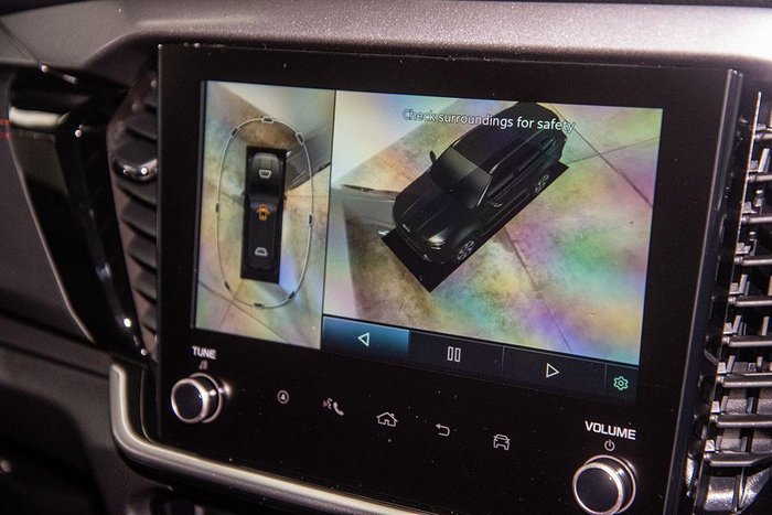 2025 Isuzu MU-X X-TERRAIN