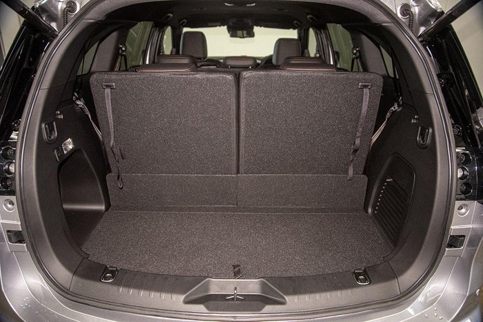 2025 Isuzu MU-X X-TERRAIN