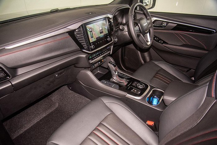 2025 Isuzu MU-X X-TERRAIN