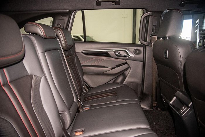 2025 Isuzu MU-X X-TERRAIN