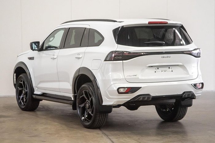 2025 Isuzu MU-X X-TERRAIN