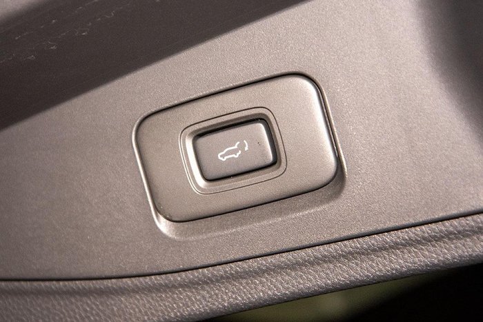 2025 Isuzu MU-X X-TERRAIN