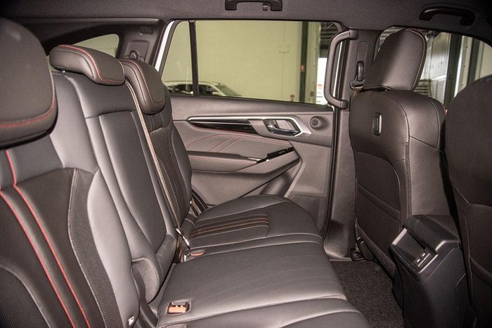 2025 Isuzu MU-X X-TERRAIN