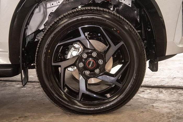 2025 Isuzu MU-X X-TERRAIN