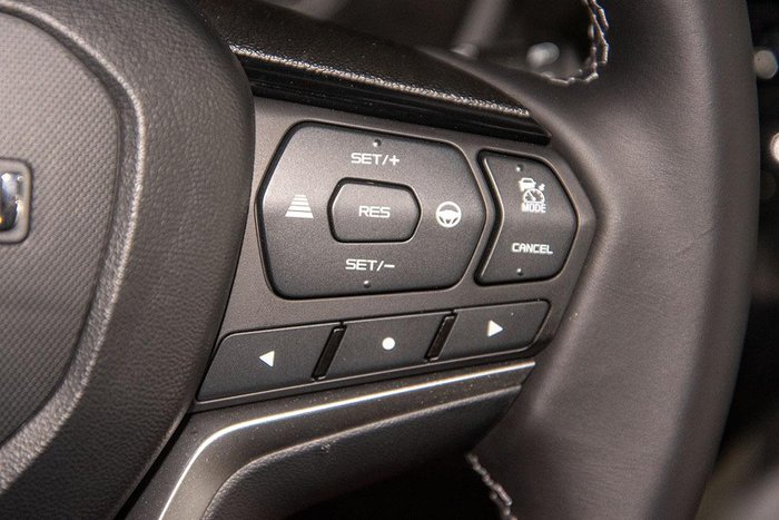 2025 Isuzu MU-X X-TERRAIN