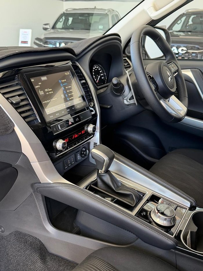 2024 Mitsubishi Pajero Sport GLS