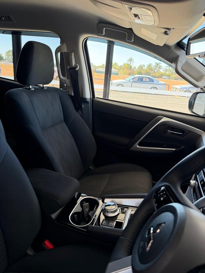 2024 Mitsubishi Pajero Sport GLS