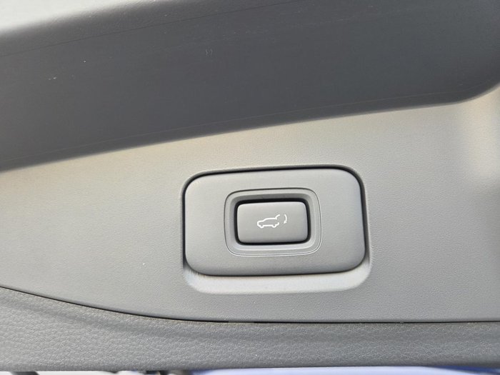 2025 Isuzu MU-X LS-T