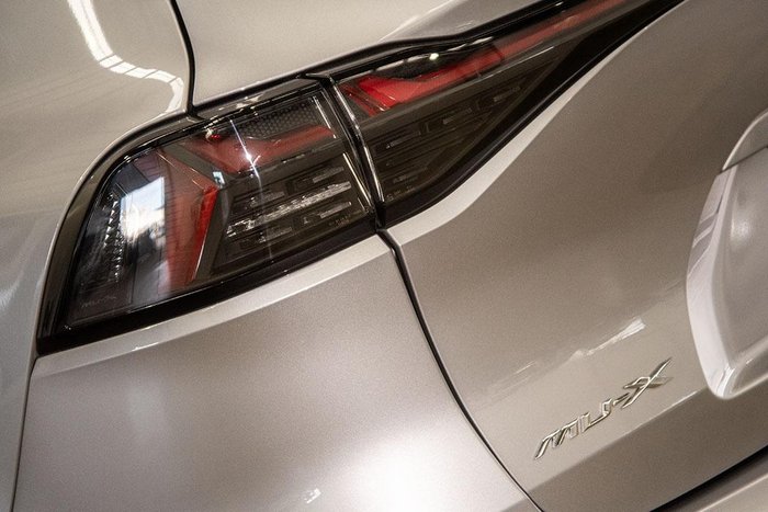 2025 Isuzu MU-X LS-M